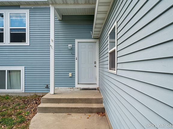 5th image of 417 Lakewood Rd