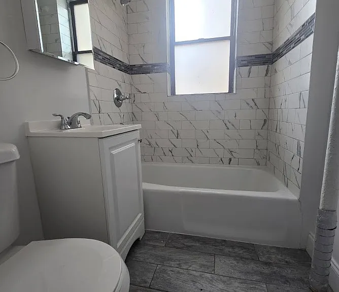 141 Duncan Ave #4A — Photo 3