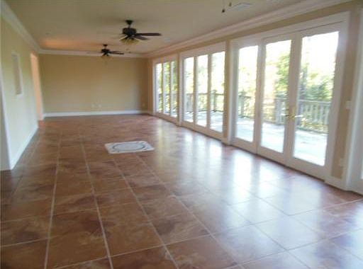 2nd image of 3828 Chaumont Cres