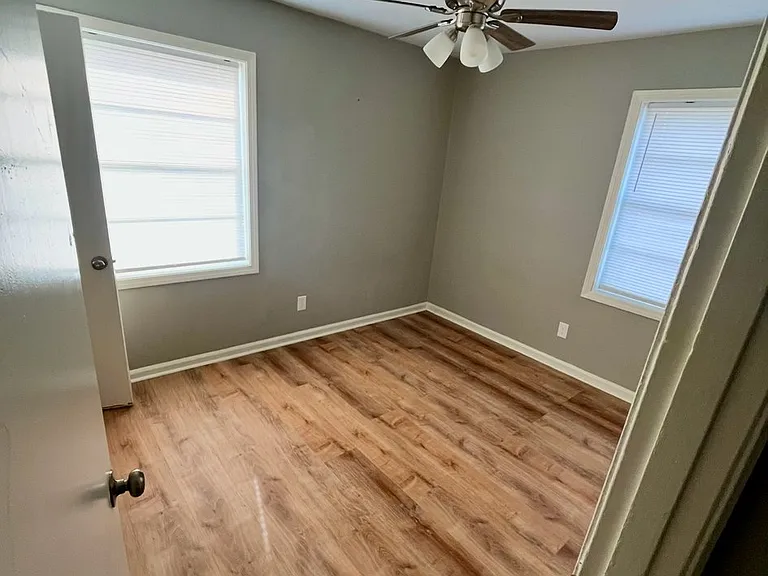 4832 Wellborn Dr — Photo 9