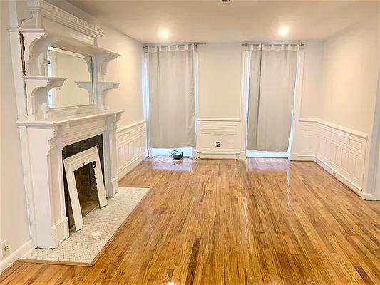Rented by EXR | media 5
