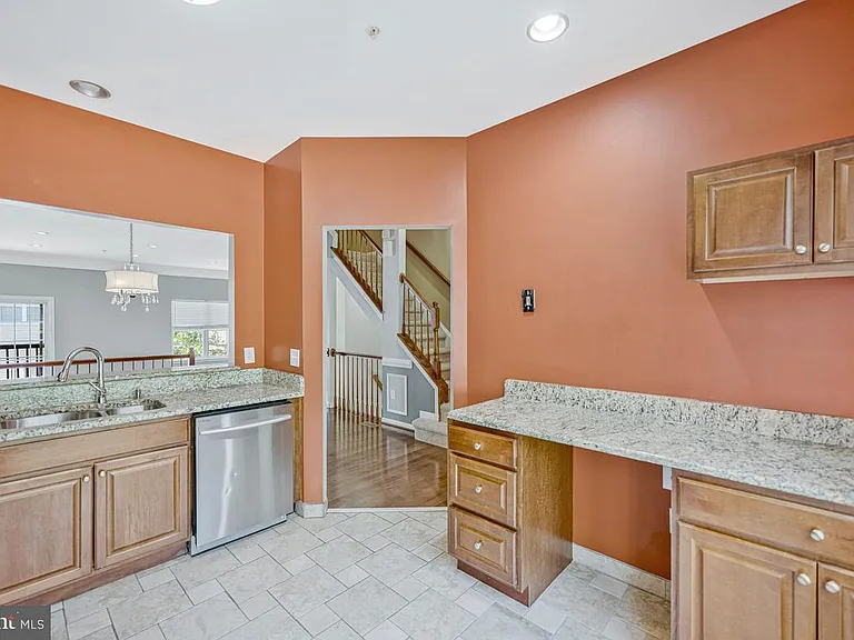 1815 Spanish Oak Ln — Photo 18