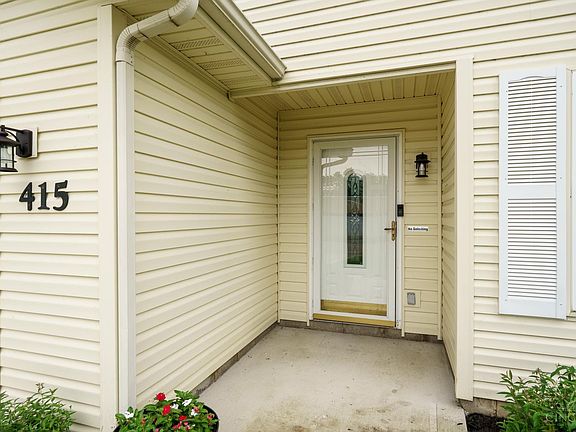 5th image of 415 Martin Ct