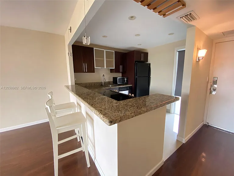 3401 N Country Club Dr #504 — Photo 1