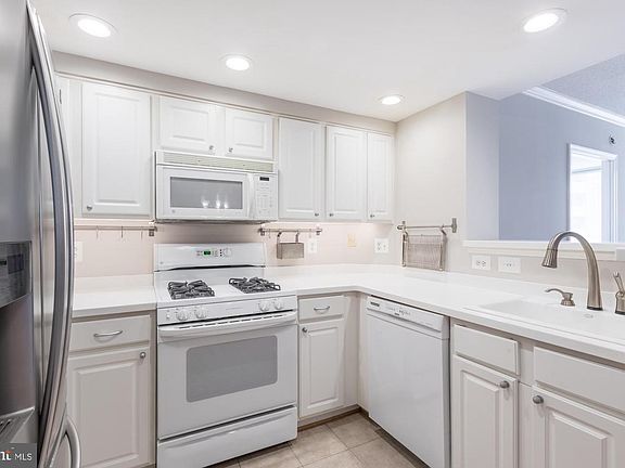 5th image of 3830 9th St N APT 506W