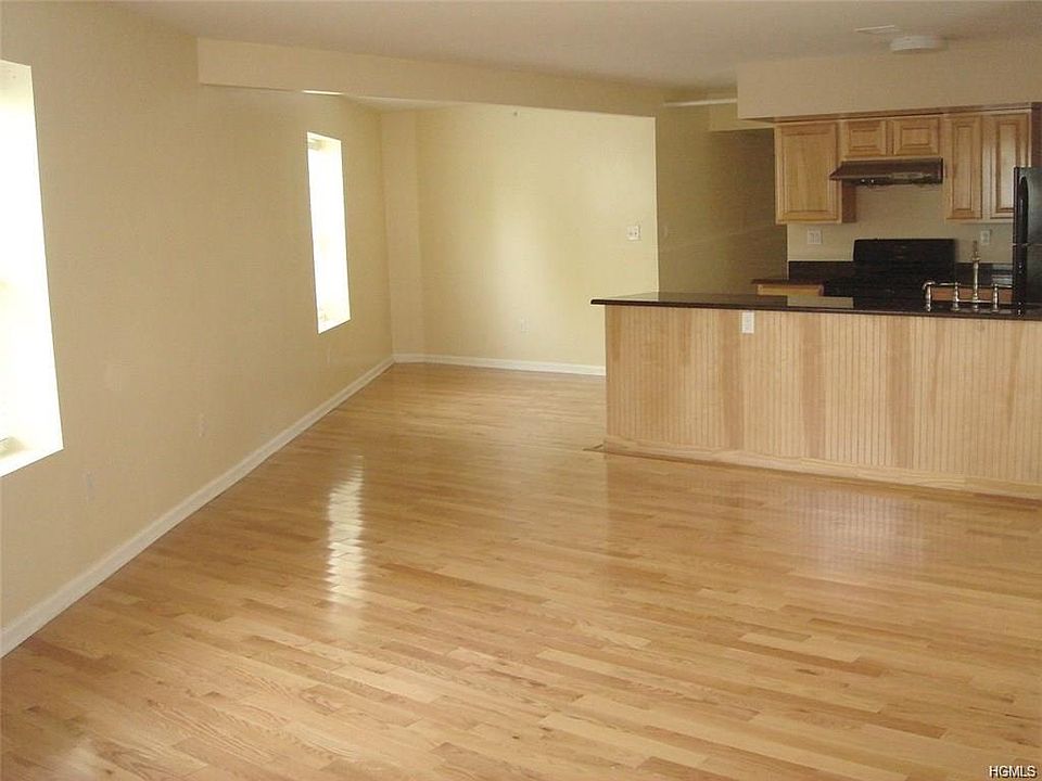 1st image of 13 Lake St APT 205