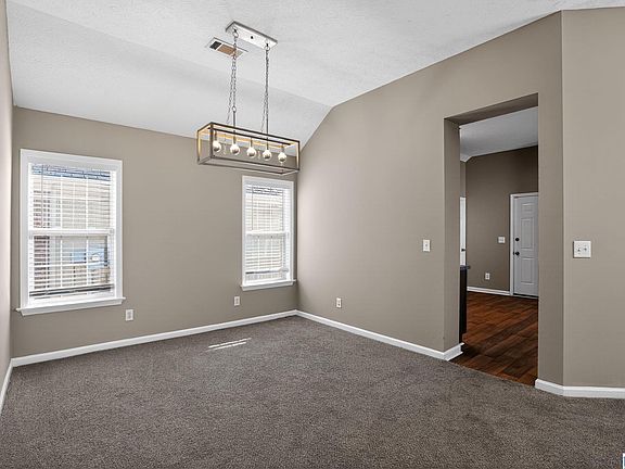 5th image of 3925 Claiborne Cir