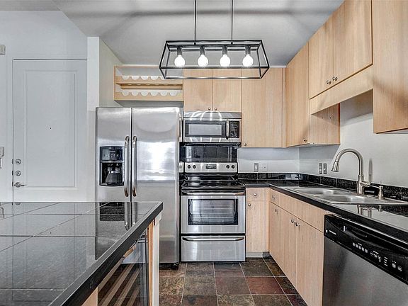 4th image of 3505 Sage Rd Unit 1104