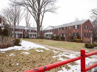190 Knickerbocker Rd APT 10, Englewood, NJ 07631