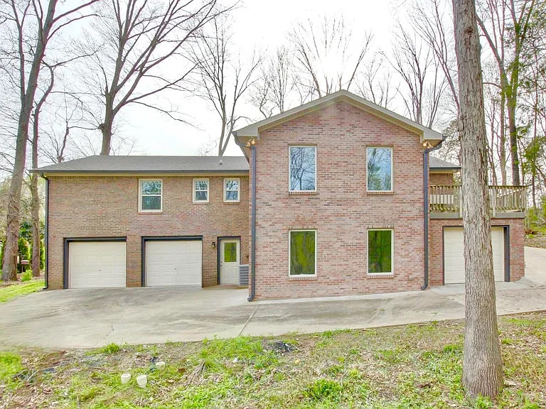 423 Rivermont Dr — Photo 60
