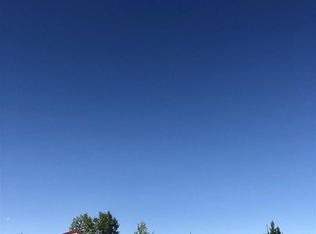 534 Badger Ln, Mills, WY 82644