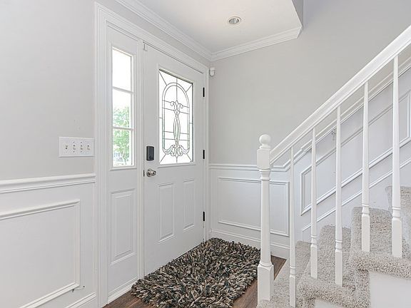 5th image of 56 Wildwood Ave