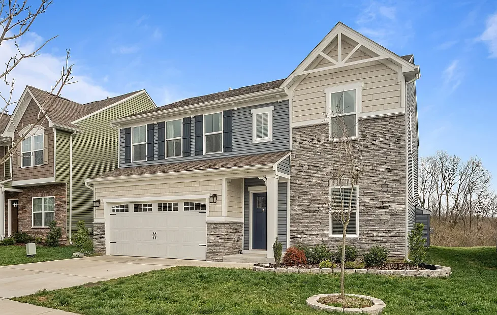 4 bed, 2.5 bath, 2444 sqft, $2,999 — Photo 2