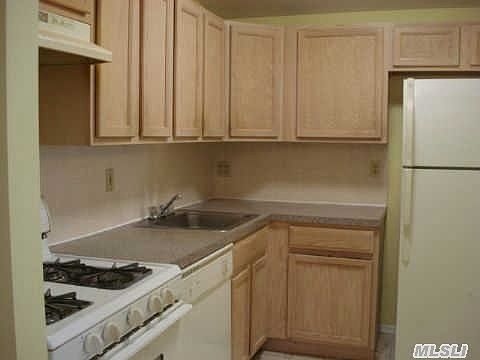 2nd image of 82-109 Country Pointe Cir