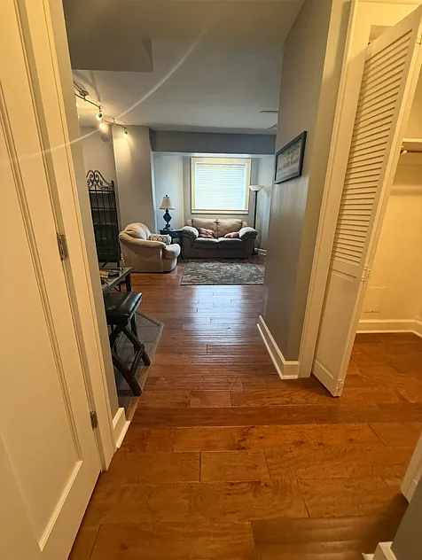 Studio, $1,200 — Photo 3