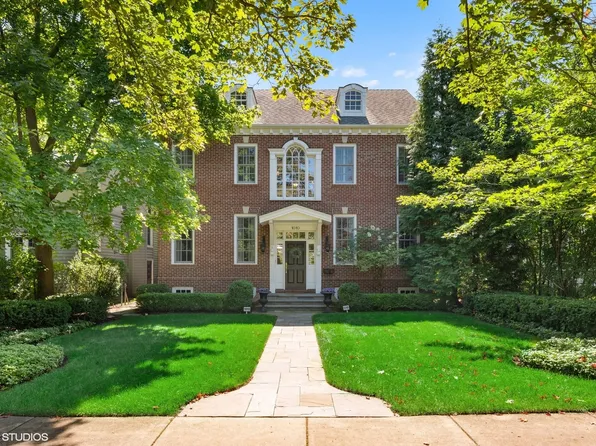 1010 Pine St, Winnetka, IL 60093