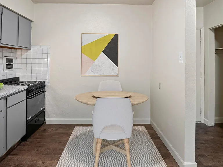 Westport Edge Apartments — Photo 7