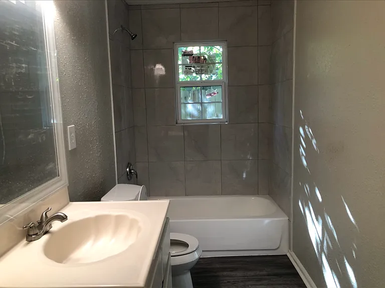 1030 W Austin St #1 — Photo 8