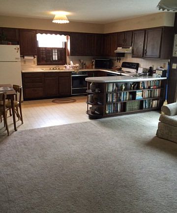 3rd image of 143 Frankie Dr