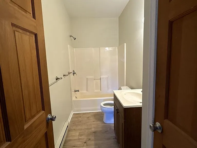 400 Round Lake Rd #A — Photo 3