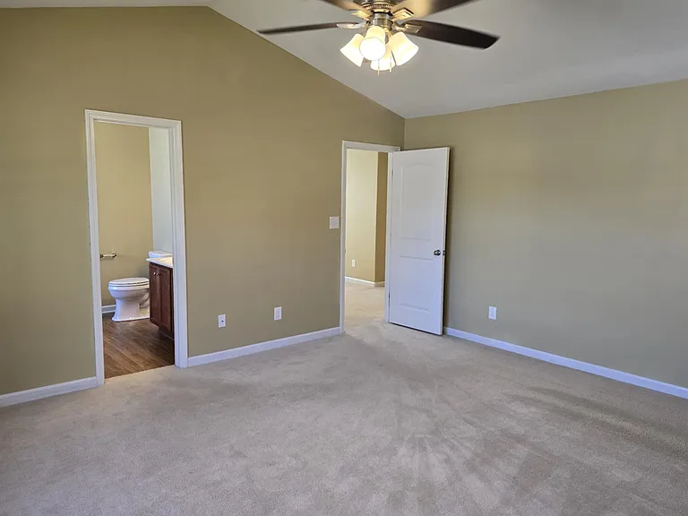 2901 Filbert St — Photo 7