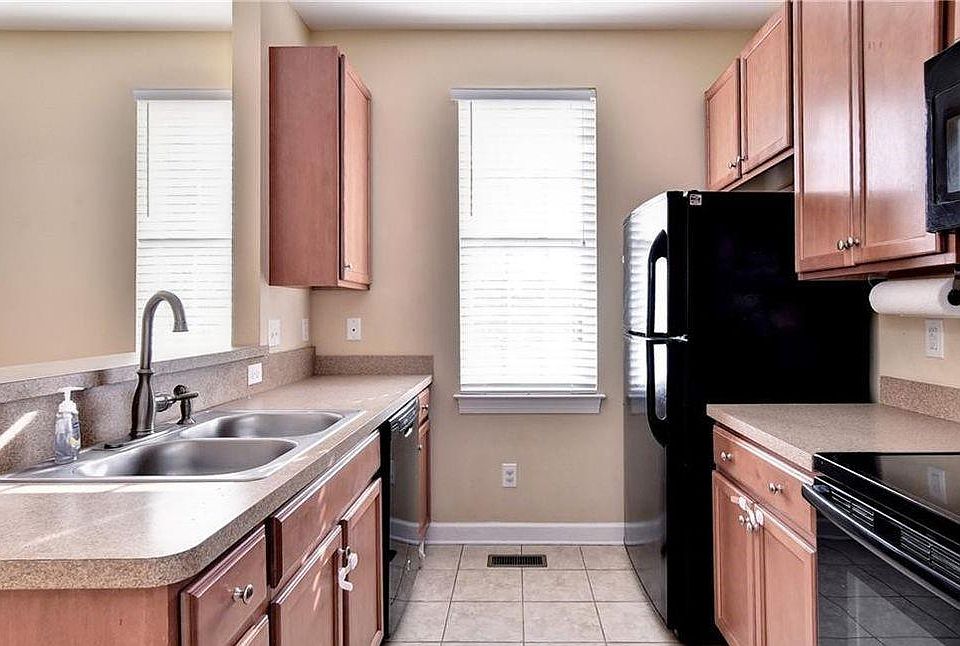 1st image of 4461 Lydias Dr