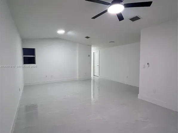 10058 SW 156th Ct, Miami, FL 33196