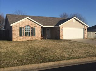 201 S Bailey St, Lowell, AR 72745
