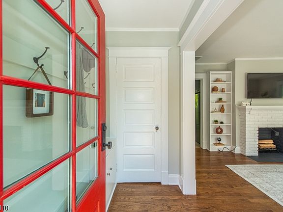 2nd image of 19 Carolin Rd