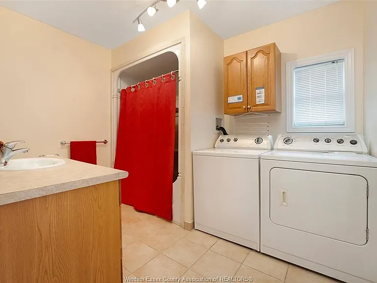 907 Gladstone Ave #MAIN — Photo 10