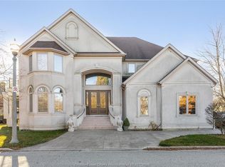 460 Shoreview Cir, Windsor, ON N8P1M7