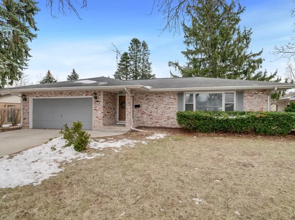 1614 Huntington Rd, Dekalb, IL 60115