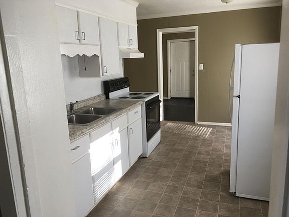 Kitchen to front door