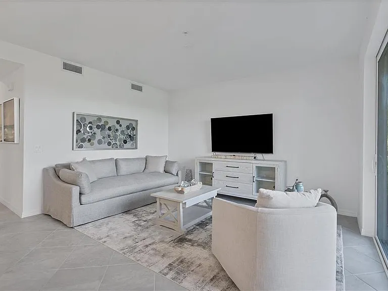 14161 Heritage Landing Blvd #1112 — Photo 4