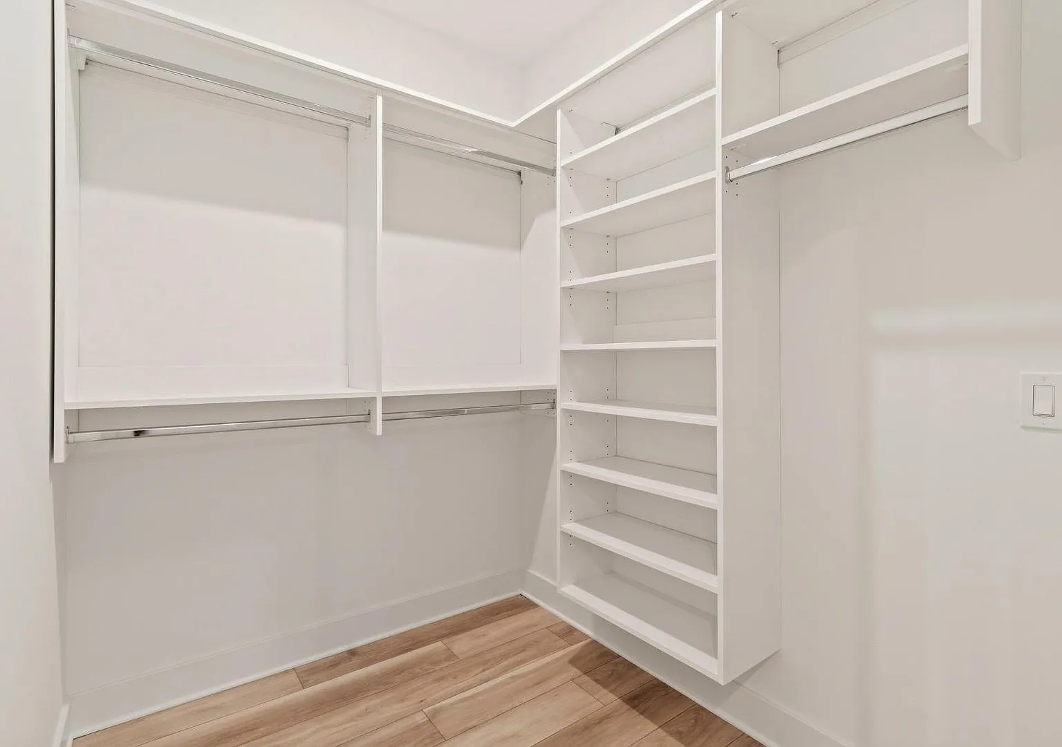 614 N Union St - Bedroom — Photo 2