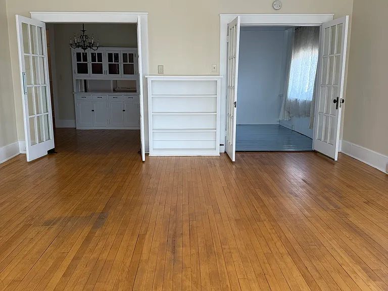 316 W Central St — Photo 2