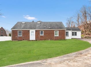 304 Valley Rd, Cos Cob, CT 06807