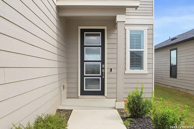 3 bed, 2.5 bath, 2245 sqft, $2,200 — Photo 3