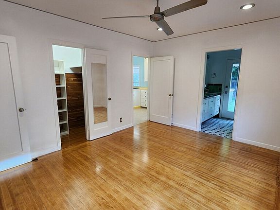 5th image of 935 Swanston Dr