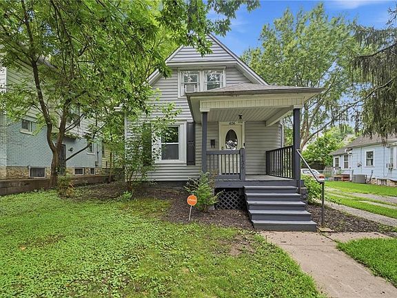 3rd image of 4136 Holly St