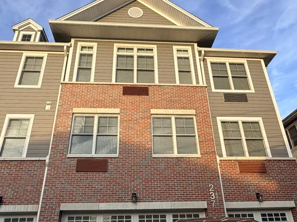 237 Lincoln Avenue image 1 of 14