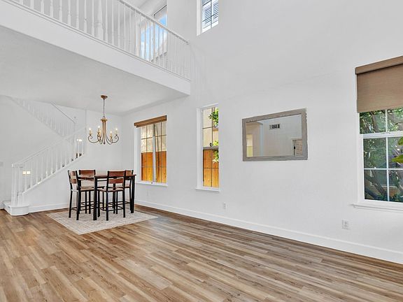 4th image of 1241 Valley Glen Drive