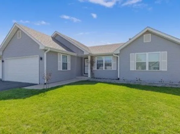 8520 Crooked Bend Rd, Machesney Park, IL 61115