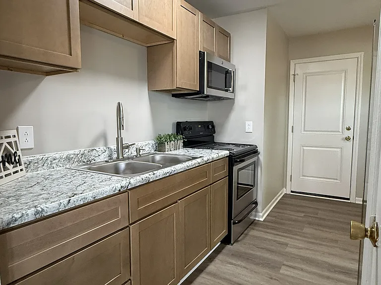 512 W Florida St #B — Photo 7