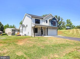 695 Karvois Ct, Chambersburg, PA 17202