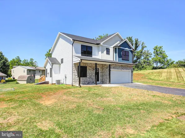 695 Karvois Ct, Chambersburg, PA 17202