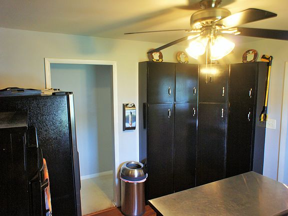 4th image of 6312 W 90th St