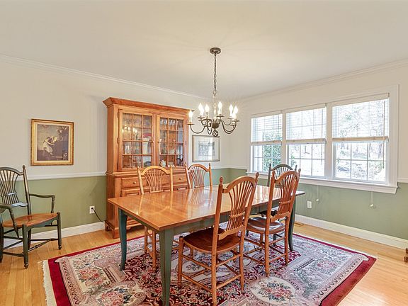 4th image of 23 Tredwell Ln