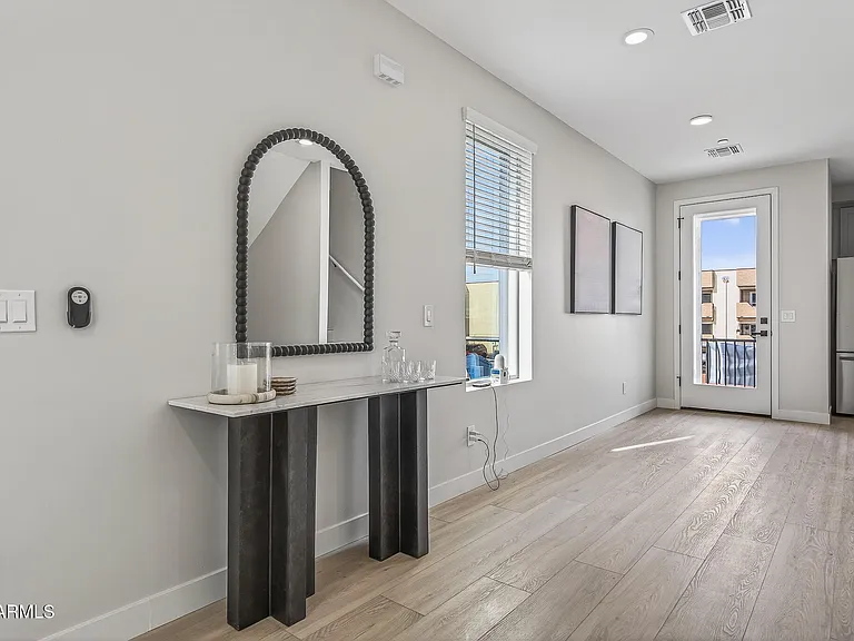 2601 E Clarendon Ave #3 — Photo 15