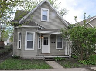 919 10th St SE, Cedar Rapids, IA 52401